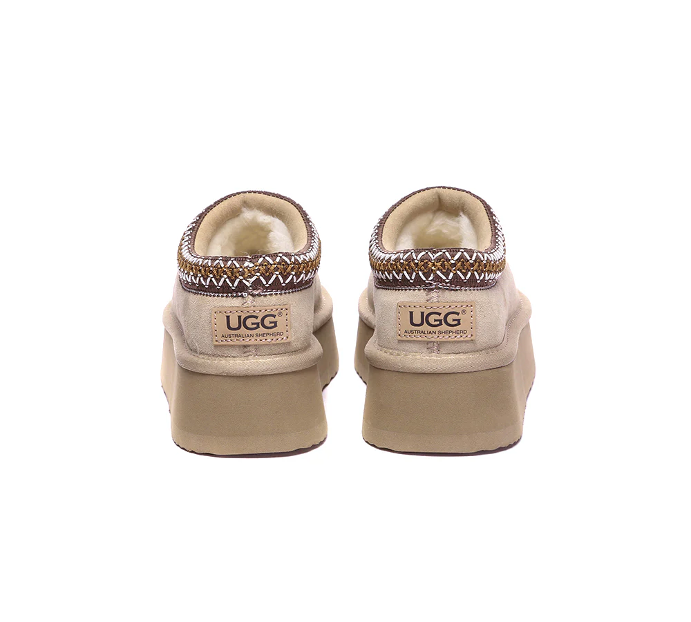 AUSTRALIAN SHEPHERD? UGG Slippers Sheepskin Wool Ankle Platform Tazzy Hippie