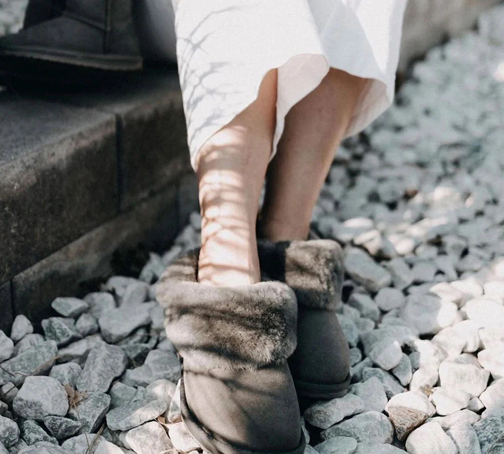 EMU? UGG Slippers Australian Made Sheepskin Wool Platinum Mintaro