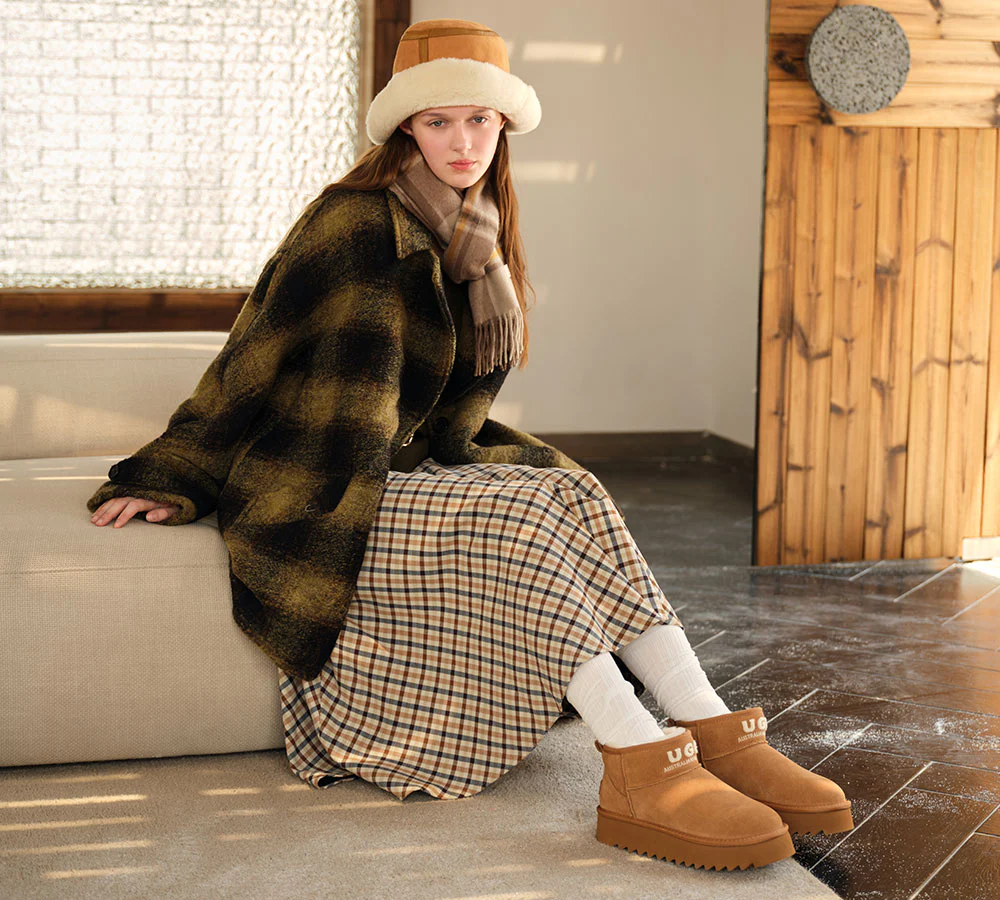 AUSTRALIAN SHEPHERD? UGG Boots Sheepskin Wool Ankle Platform Helia