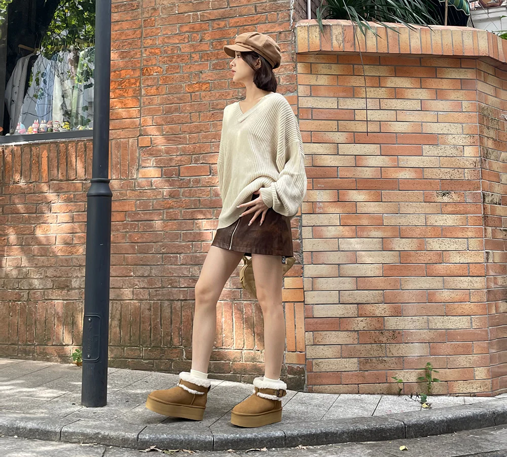 UGG EVERAU? UGG Boots Sheepskin Wool Adjustable Buckle Ankle Platform Ula