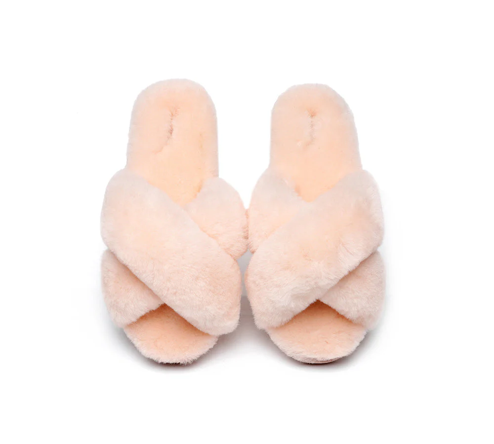 AUSTRALIAN SHEPHERD? UGG Women Crossover Fluffy Slides Leanna