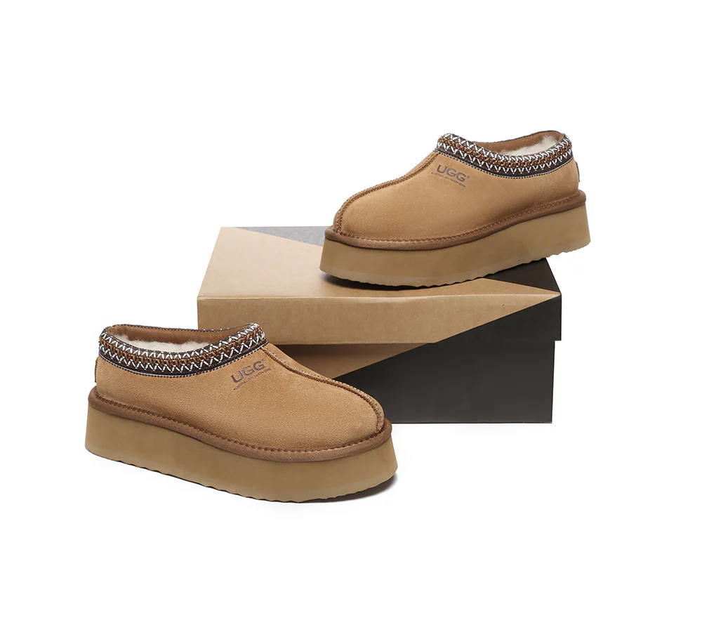 AUSTRALIAN SHEPHERD? UGG Slippers Sheepskin Wool Ankle Platform Tazzy Hippie
