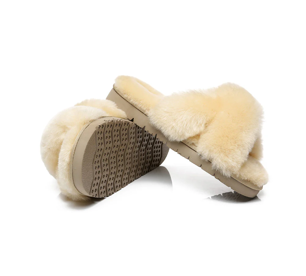 AUSTRALIAN SHEPHERD? UGG Women Crossover Fluffy Slides Leanna