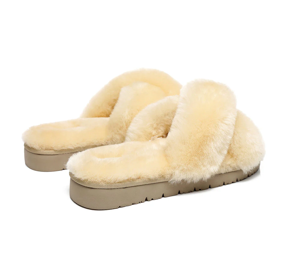 AUSTRALIAN SHEPHERD? UGG Women Crossover Fluffy Slides Leanna