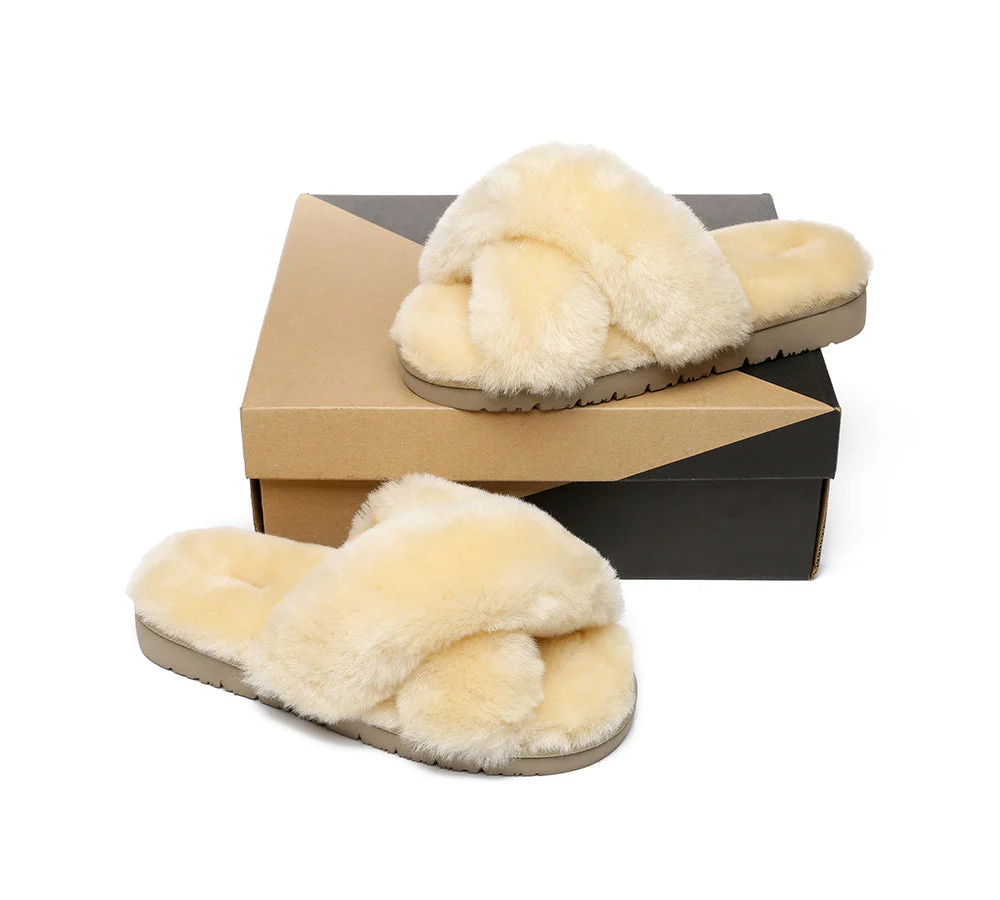 AUSTRALIAN SHEPHERD? UGG Women Crossover Fluffy Slides Leanna