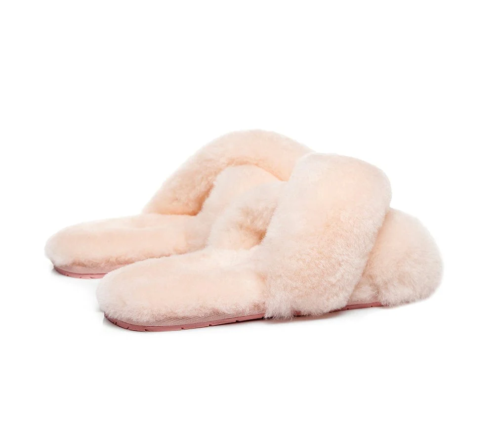 AUSTRALIAN SHEPHERD? UGG Women Crossover Fluffy Slides Linty