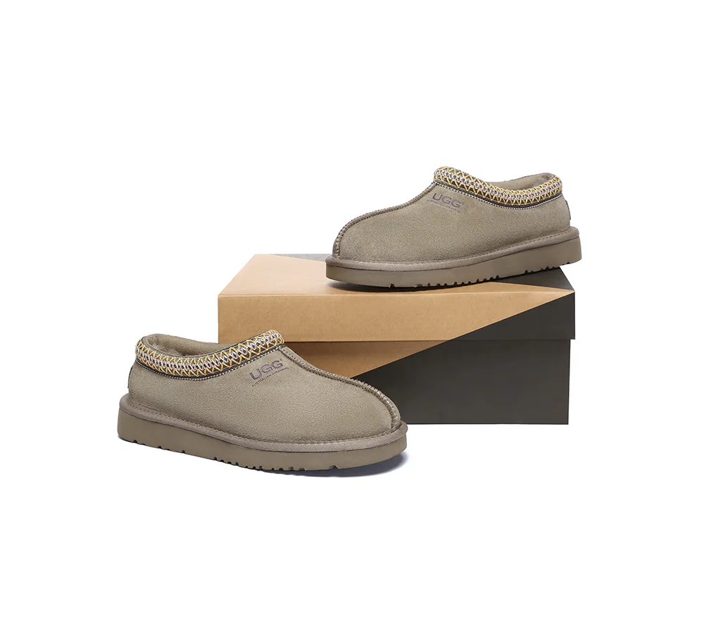 AUSTRALIAN SHEPHERD? UGG Slippers Sheepskin Wool Ankle Tazzy Hippie