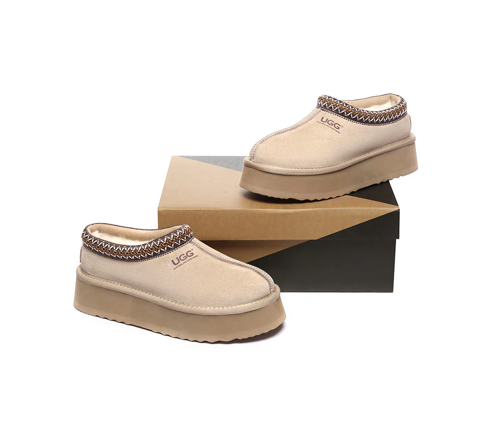 AUSTRALIAN SHEPHERD? UGG Slippers Sheepskin Wool Ankle Platform Tazzy Hippie