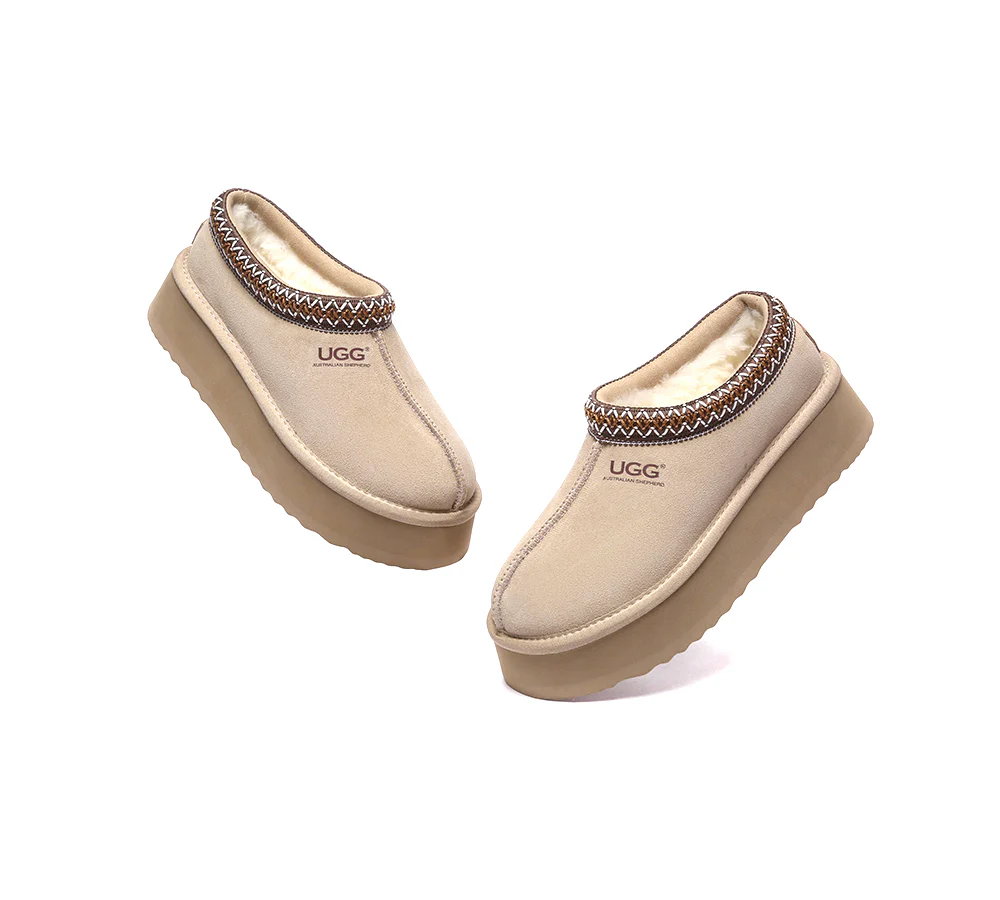 AUSTRALIAN SHEPHERD? UGG Slippers Sheepskin Wool Ankle Platform Tazzy Hippie