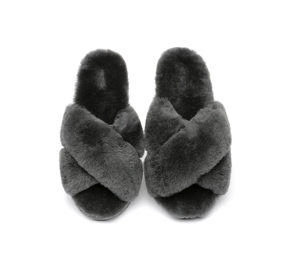AUSTRALIAN SHEPHERD? UGG Women Crossover Fluffy Slides Leanna