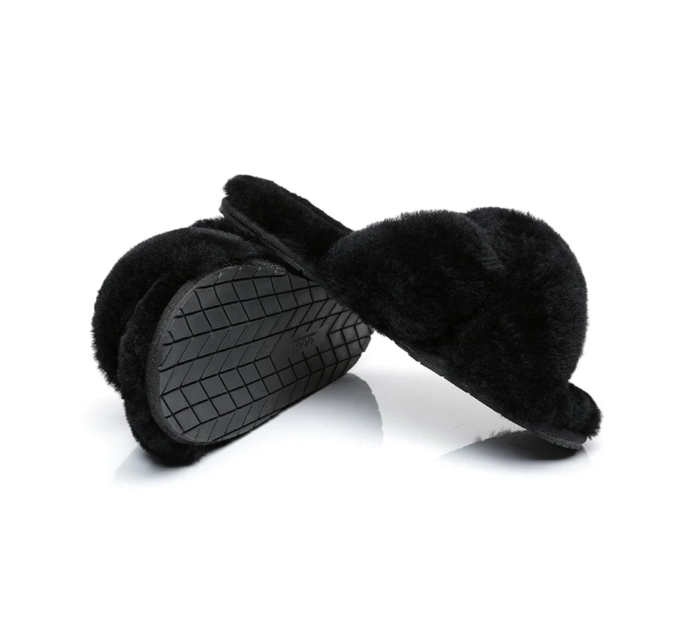 AUSTRALIAN SHEPHERD? UGG Women Crossover Fluffy Slides Linty