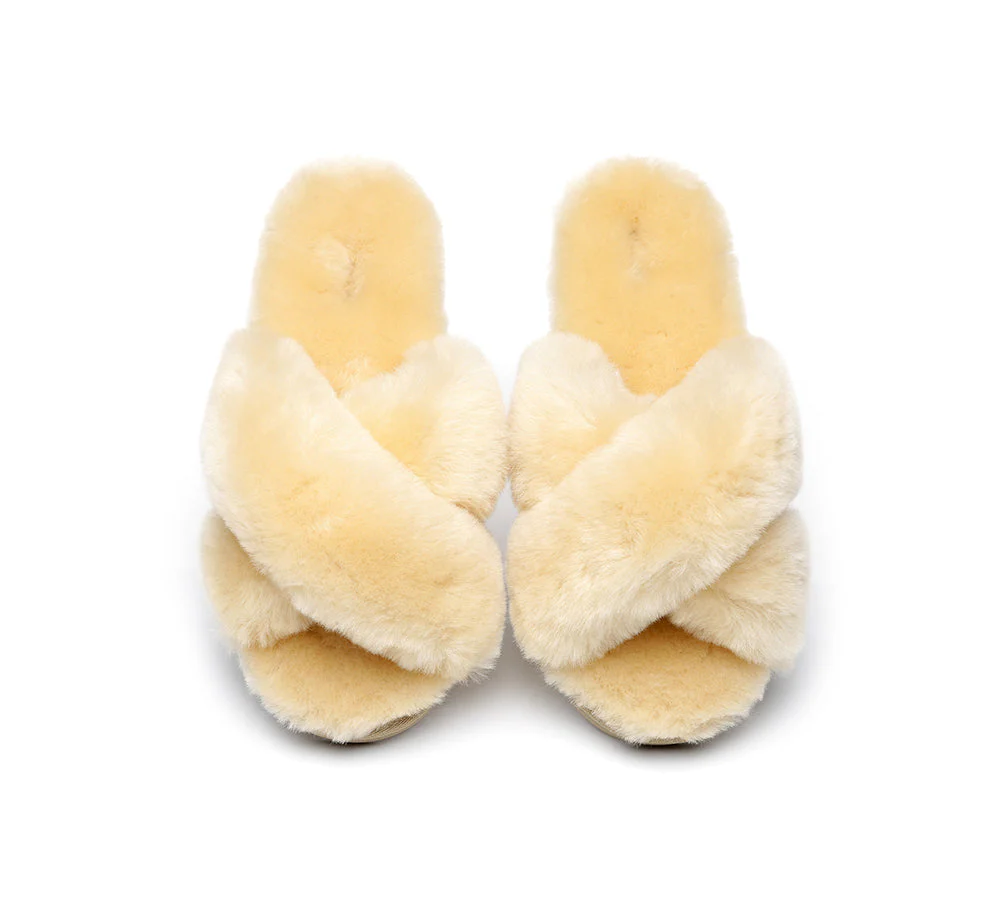 AUSTRALIAN SHEPHERD? UGG Women Crossover Fluffy Slides Leanna