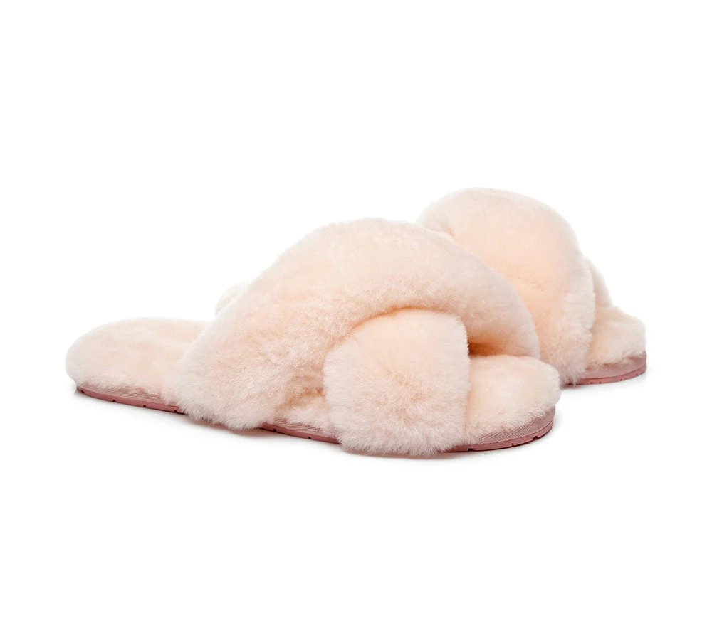 AUSTRALIAN SHEPHERD? UGG Women Crossover Fluffy Slides Linty
